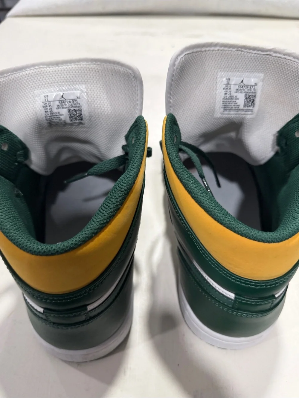 Nike Men’s High-Top Sneakers in Green, White & Yellow - Picture 4 of 5